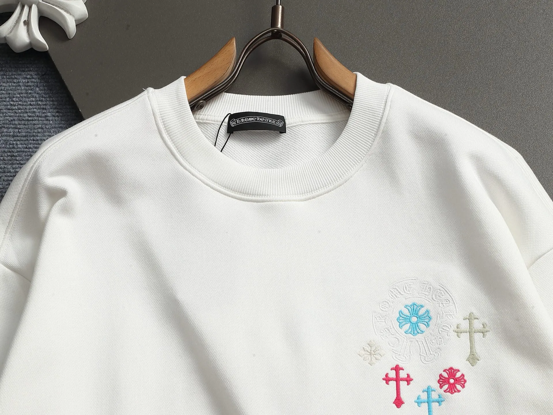 𝗖𝗵𝗿𝗼𝗺𝗲 𝗛𝗲𝗮𝗿𝘁𝘀/ 2026 New Arrival Original 👑 ！ ！ ！ 👍 ✂️Quality , ！ 。 ： ➕100% 。Authentic ➕ ➕3D ➕ ： ！ ！ Authentic ！ Same Style ！ Black White Size：S-XL